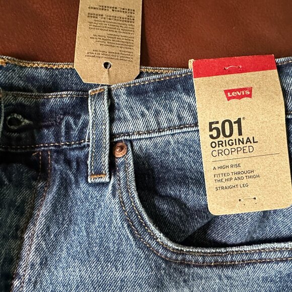 Levi's Women's 501 Crop Jeans Size: 31 | Color: (New) Blue It's True -NWT - Picture 1 of 12